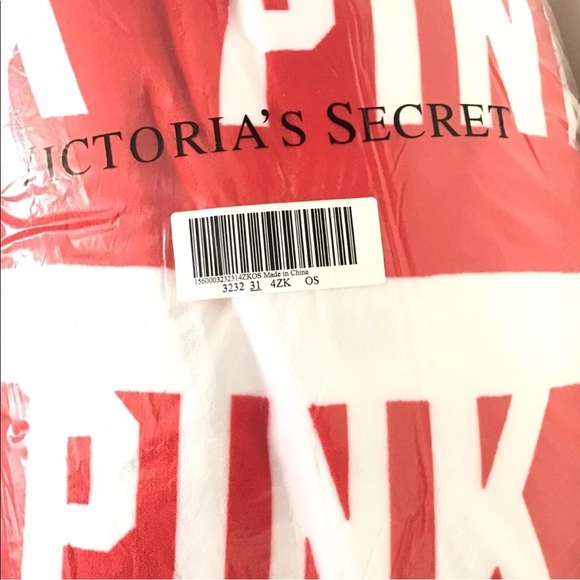 NEW Victoria Secret Logo Throw Blanket RARE - Picture 4 of 6